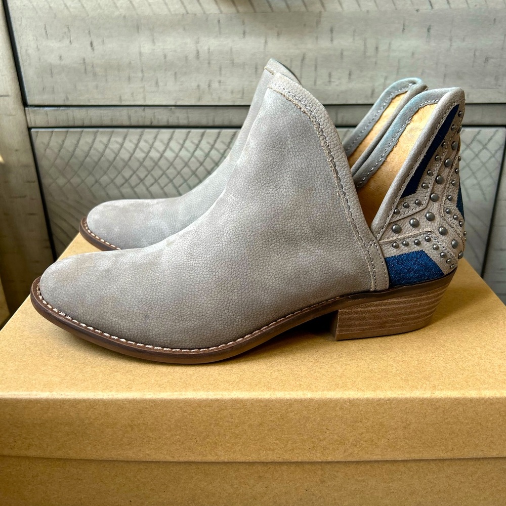 Lucky Brand boots style LK-Kambray2 in Driftwood Cotia